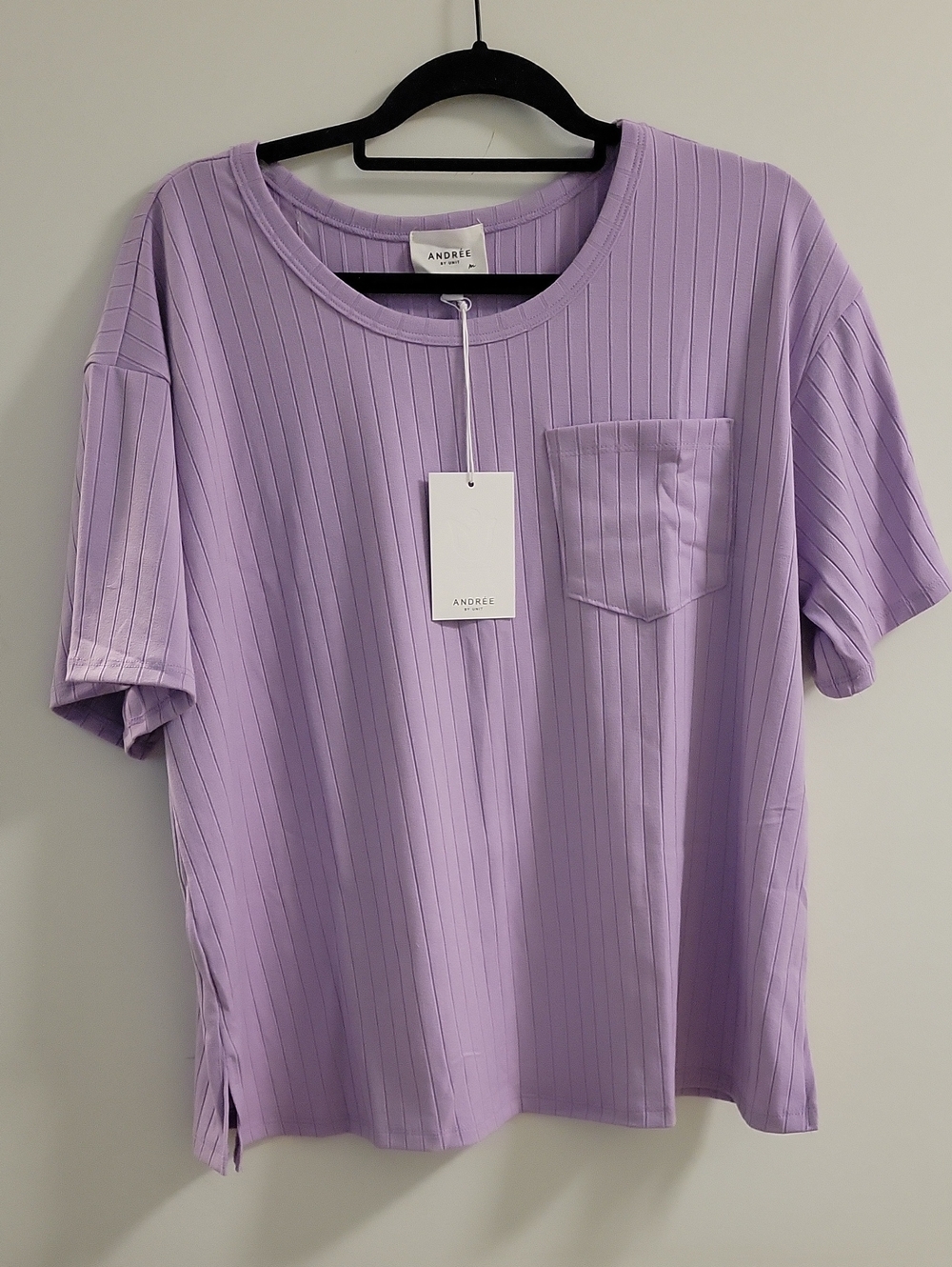 ANDREE BY UNIT Lavender Ribbed Pocket Tee Size Medium